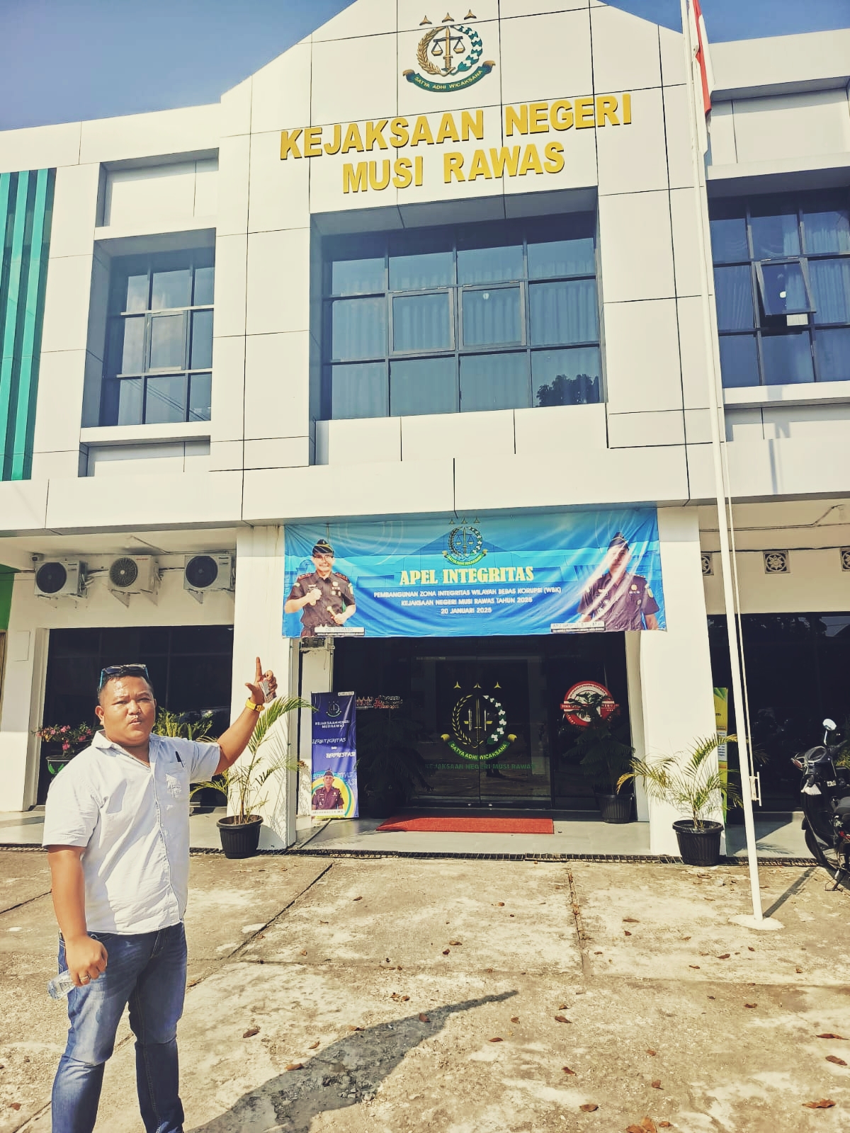 Leo Saputra Laporkan Dugaan Korupsi Bappeda Ke Kejari Musi Rawas